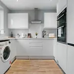 8 Eighth Ave Retreat On The Beautiful 4-bed Pass The Keys * York