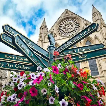 8 Eighth Ave Retreat On The Beautiful 4-bed Pass The Keys