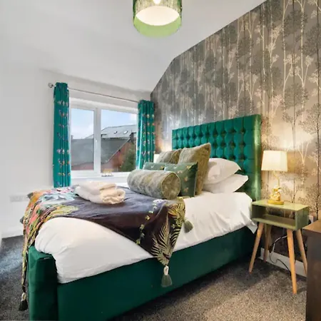 8 Eighth Ave Retreat On The Beautiful 4-bed Pass The Keys *