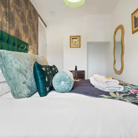 Prázdninový dům 8 Eighth Ave Retreat On The Beautiful 4-bed Pass The Keys York