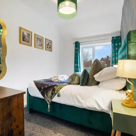 Semesterbostad 8 Eighth Ave Retreat On The Beautiful 4-bed Pass The Keys *