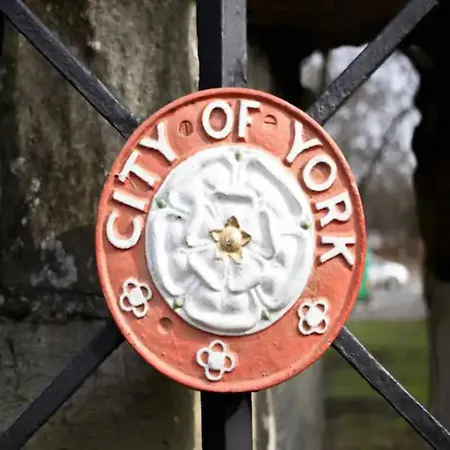 8 Eighth Ave Retreat On The Beautiful 4-bed Pass The Keys * York