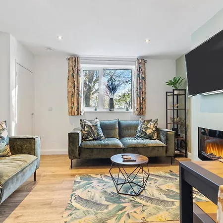 8 Eighth Ave Retreat On The Beautiful 4-bed Pass The Keys *