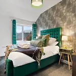 8 Eighth Ave Retreat On The Beautiful 4-bed Pass The Keys *